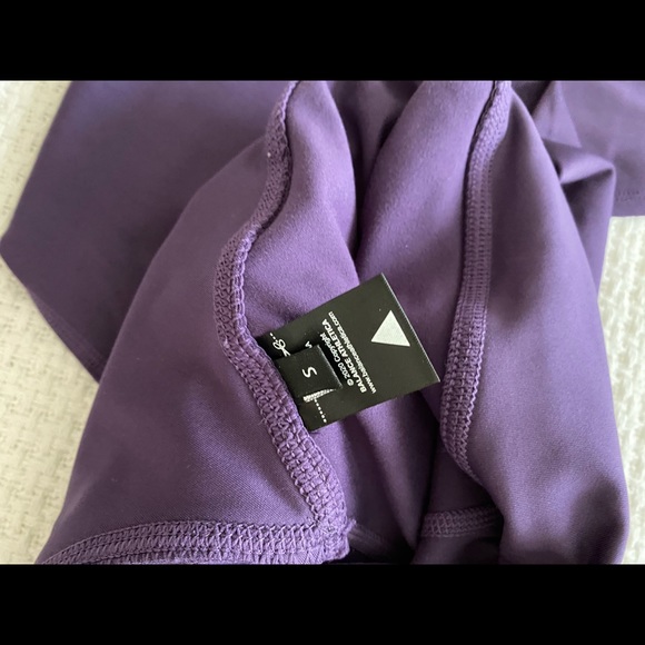 The Ascend Pant - Violet in size small - Picture 6 of 7
